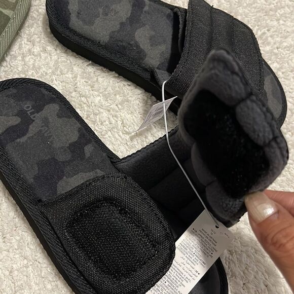 NWT- Old Navy- boy’s 12/13 & 3/4. Two Slide Bundle - Picture 5 of 6